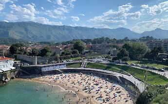 Llanes town beach, Asturias, Spain. CC:Robot8A