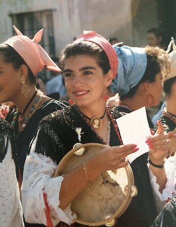 Traditional dress of the Asturias. CC:Rodarenas