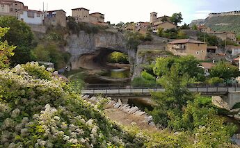 Bridge in Puentedey, Spain. Flickr:Raul AB