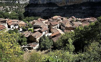 Orbaneja del castillo, Spain. Flickr:RaulAB