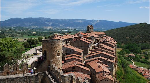 Red rooftops in Frias, Spain. Flickr:Juanje Orio