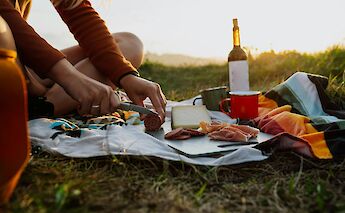 Spanish tapas picnic. Unsplash:Frank Van Hulst