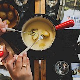 Cheese fondue, a favorite in Switzerland! Angela Pham:Unsplash