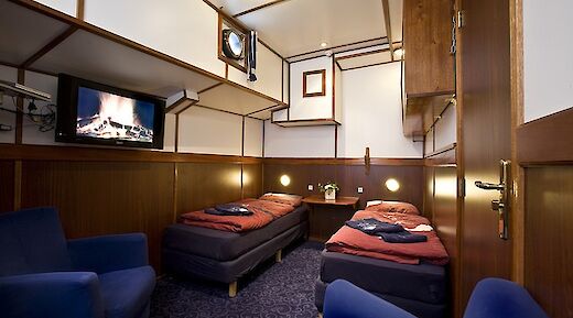 Double cabin