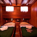 Twin bed cabin