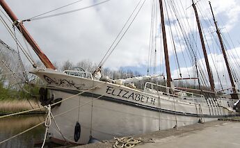 Elizabeth - Boat Bike Tours