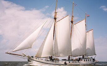 Elizabeth - Boat Bike Tours