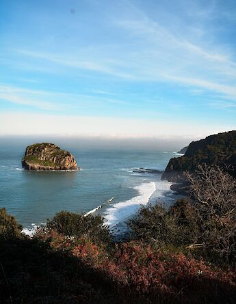 Cliffs and ocean near San Juan de Gaztelugatxe, Spain. Unsplash:Alejandra Cifre Gonzalez