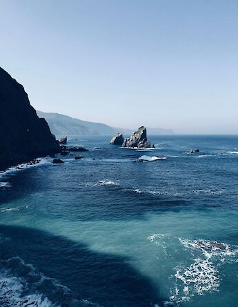 Rocky outcrops at San Juan de Gaztelugatxe, Spain. Unsplash:Christian Werther