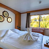 Double bed cabin, Astern