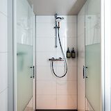 Private shower, Merlijn, Bike and boat tour