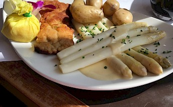 White asparagus & Schnitzel! CC:Roland Tanglao