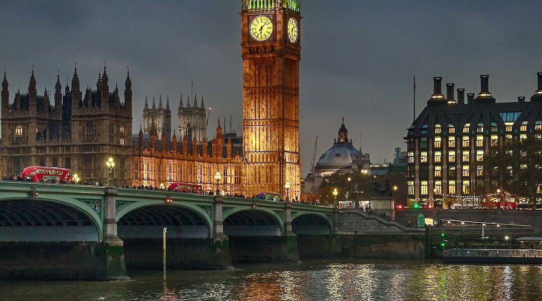 Big Ben along the Thames River, London, England. Yogendra Joshi@Flickr