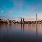 Hamburg skyline at sunset, Germany. Jorg Angeli@Unsplash