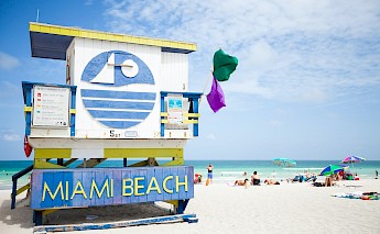 Miami beach hut. Unsplash:Marc Fanelli-Isla