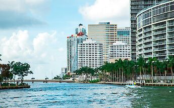 Miami Coastline, Florida, USA. Unsplash: Pontus Wellgraf
