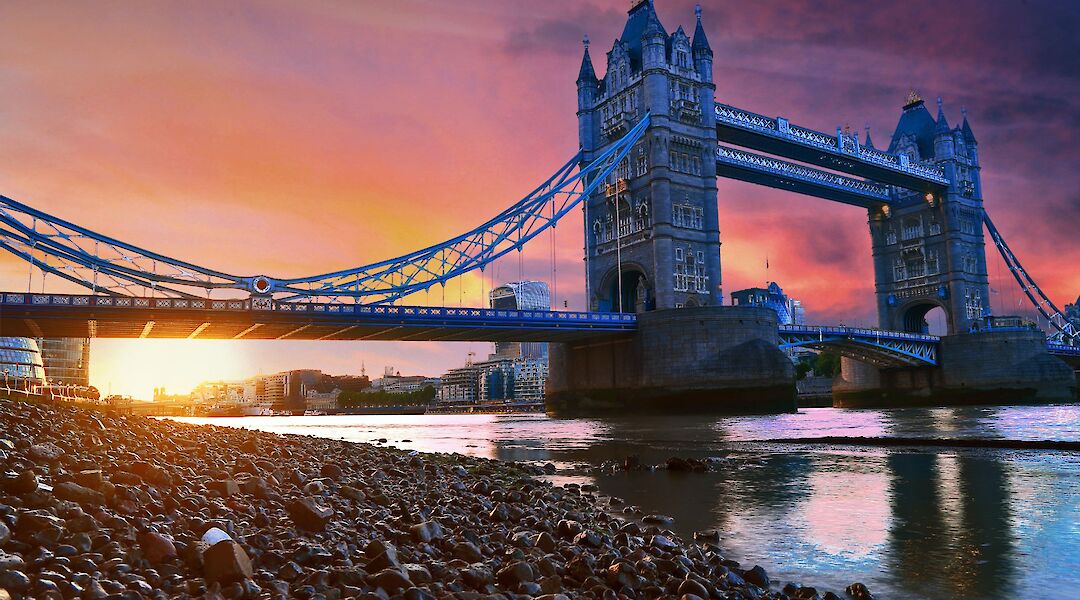 Tower Bridge, London, England. Shannon Tremaine@Unsplash
