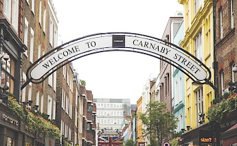 Carnaby Street, London's West End. Anthony Delanoix@Unsplash