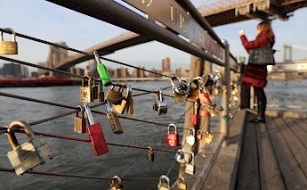 Brooklyn Bridge lovelocks, NYC. Flickr:NYB