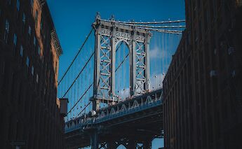 Brooklyn Bridge, New York City. Unsplash: Raphael Lopes