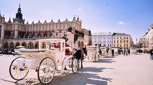 Krakow's Rynek Glowny, the central square of the city. Unsplash:Lucas Albuquerque