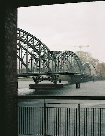 Bridge, Berlin, Germany. Elisabeth Jurenka@Unsplash