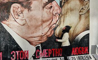 Berlin Wall mural, Berlin, Germany. Norbert Braun@Unsplash