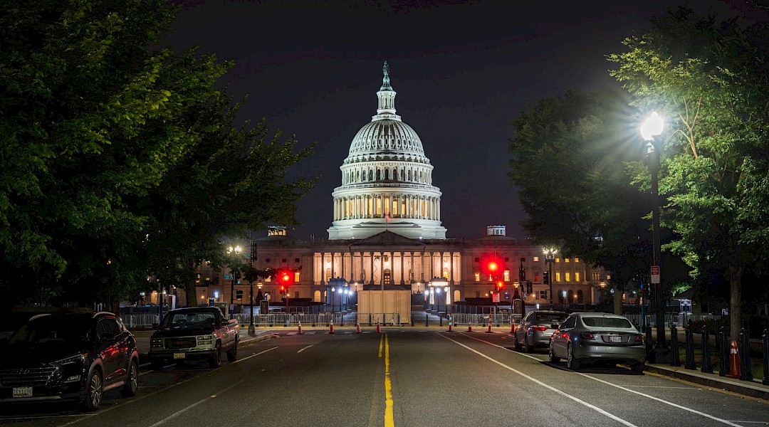 Capitol Hill at night, Washington DC. Flickr:John Brighenti