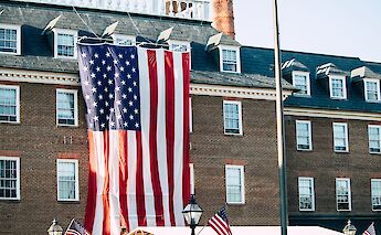 City Hall in Alexandria, Virginia. Thais Barros@Unsplash