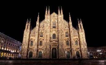 Duomo at night, Milan. Flickr:Riccardo Cuppini