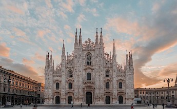 Duomo Cathedral Square in Milan, Lombardy, Italy. ouael Bensalah@Unsplash