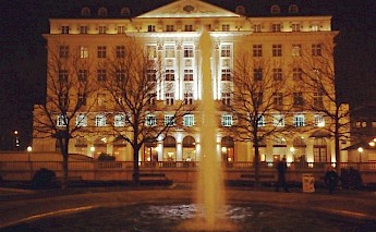 Elegant hotel with a fountain in front, Zagreb. Flickr:Dubravko Soric