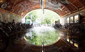 Street art tunnel, Cologne. Unsplash:Bekky Bekks