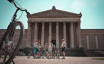 Tour guide giving commentary, Munich, Germany. CC:Radius Tours