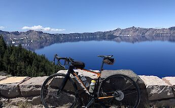 Bikes and lakes in Oregon. Photo via TO.