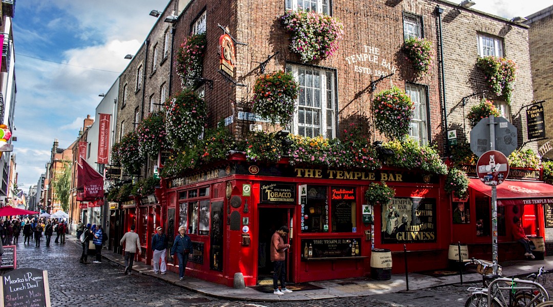 Temple Bar Pub, family owned pub in the heart of Dublin. Unsplash:Camara da Silva