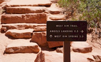 Scout Lookout, Hurricane, Utah. Yansi Keim@Unsplash
