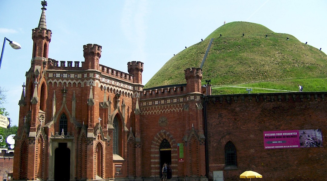 Tadeusz Kosciuszko mound - the most well known mound in Krakow. Flickr:Sz U