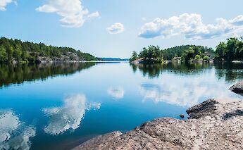 Lake in Drevviken, Sweden. Unsplash@Anatoliy Gromov