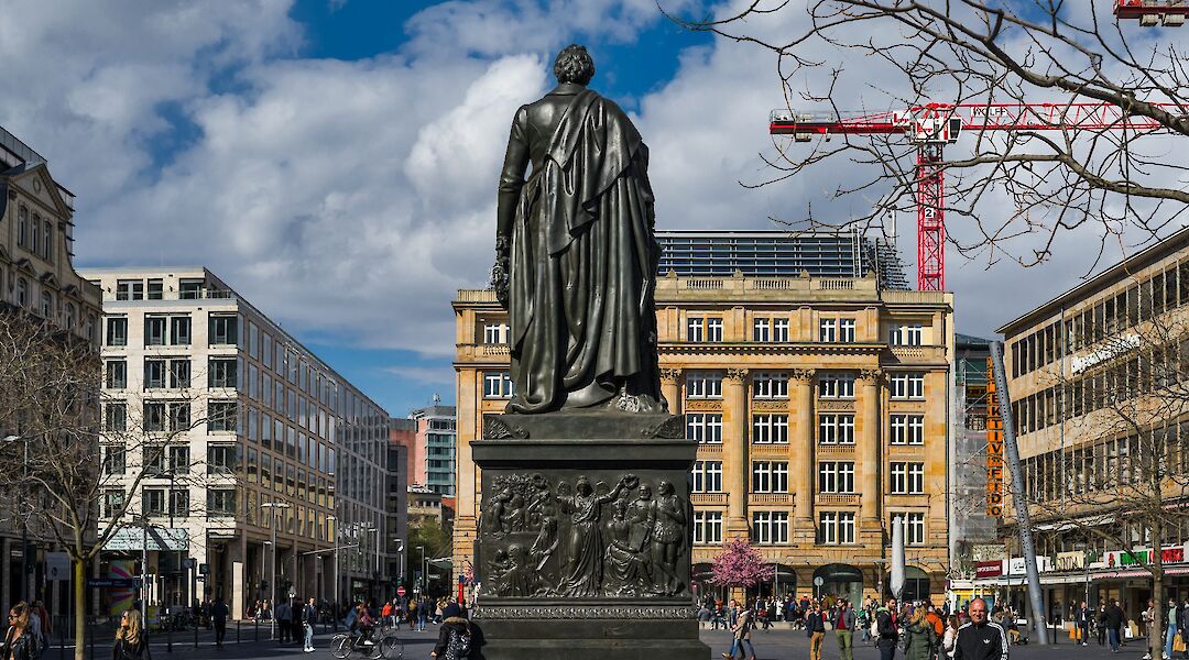 Colossal statue of Goethe from behind, Frankfurt. Flickr:7CO