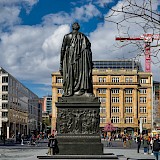 Colossal statue of Goethe from behind, Frankfurt. Flickr:7CO