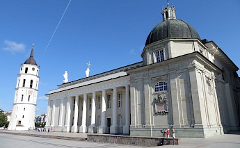 Cathedral of Vilnius - the main Roman Catholic Cathedral of Lithuania. Flickr:Bernt Rostad