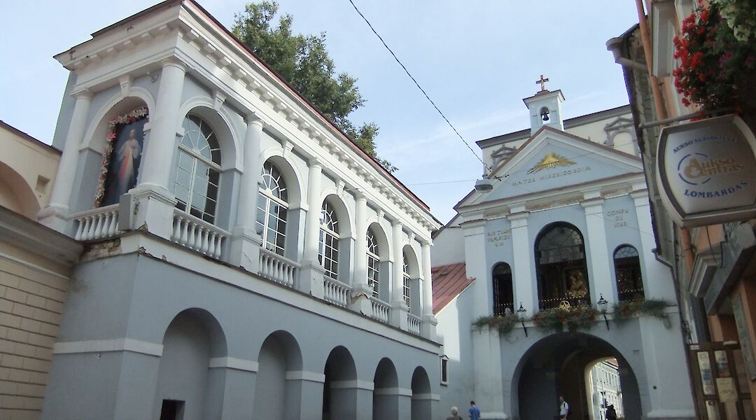 Gate of dawn, a city gate in Vilnius. Flickr:Peter Collins