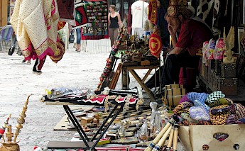 Handcrafted souvenirs at Bascarsija Bazaar, Sarajevo. Flickr:Dieter Goerke
