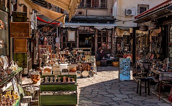 Souvenir shops at the Bascarsija bazaar, Sarajevo. Unsplash:Peter Schulz