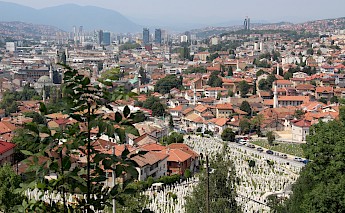 Overlooking the rooftops of Sarajevo. Flickr:Fred Romero