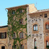 Houses in San Gimignano, Tuscany. Unsplash:Mattia Bericchia