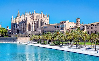 Le Seu, the cathedral of Palma. Unsplash:Tom Podmore