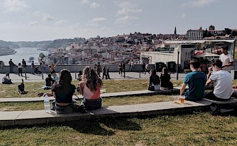 People enjoying the view at Jardim do Morro, Vila Nova de Gaia, Porto, Portugal. Unsplash:Renan