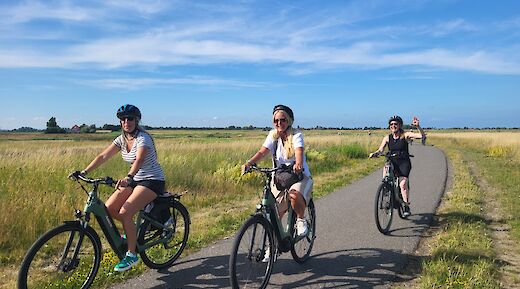 Bike tour of the Dutch countryside, Amsterdam, Holland. CC:TO